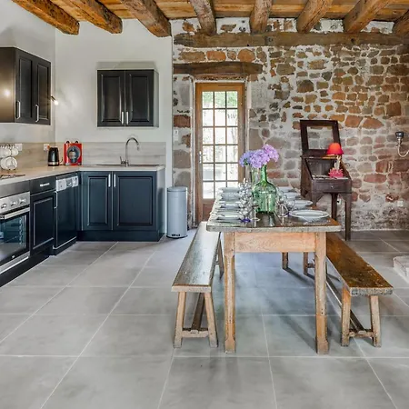 Beautiful With Pool In Teillots, Cleaning Included Holiday home *