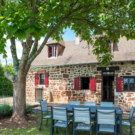 Beautiful With Pool In Teillots, Cleaning Included Holiday home *