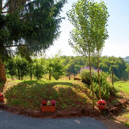 Holiday home Beautiful With Pool In Teillots, Cleaning Included Teillots