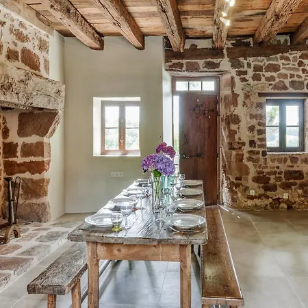 Holiday home Beautiful With Pool In Teillots, Cleaning Included *
