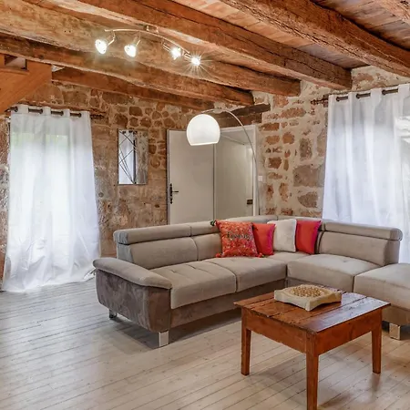 Holiday home Beautiful With Pool In Teillots, Cleaning Included *